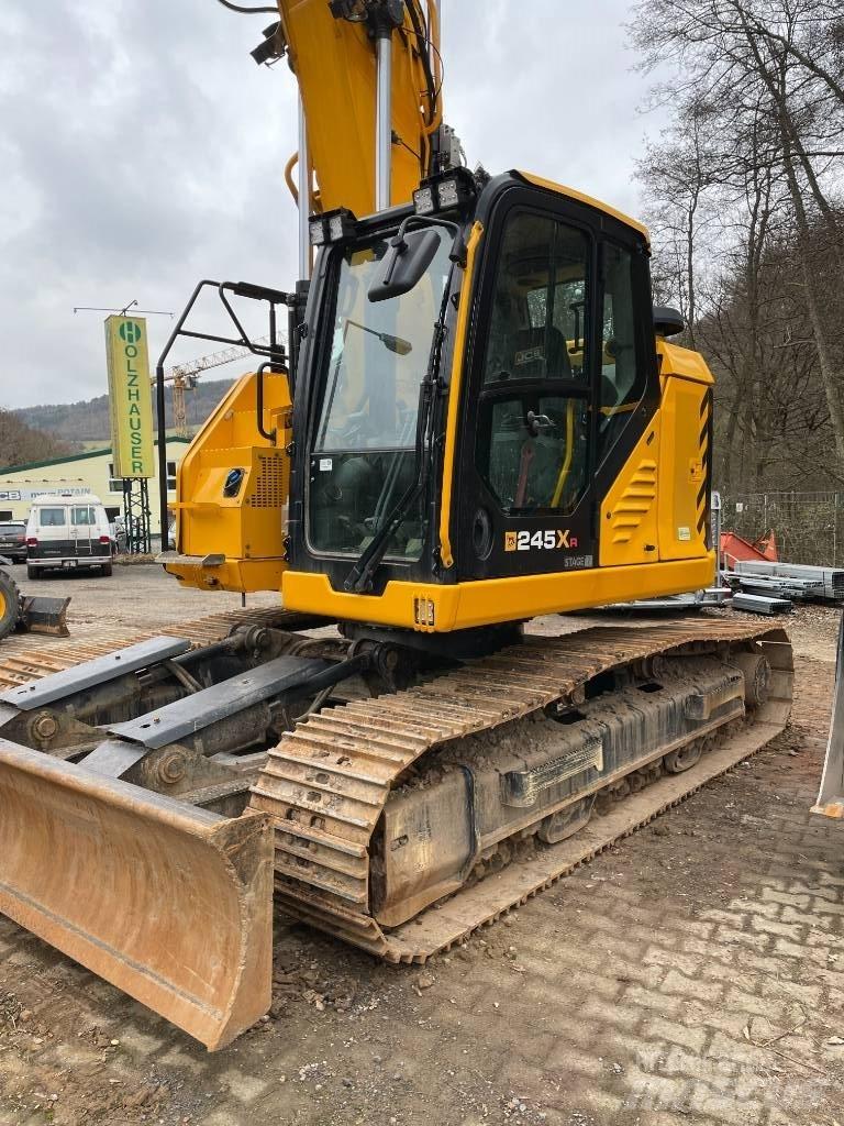 JCB 245 XR Paletli ekskavatörler