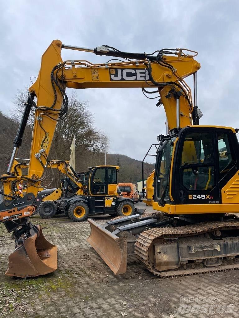 JCB 245 XR Paletli ekskavatörler