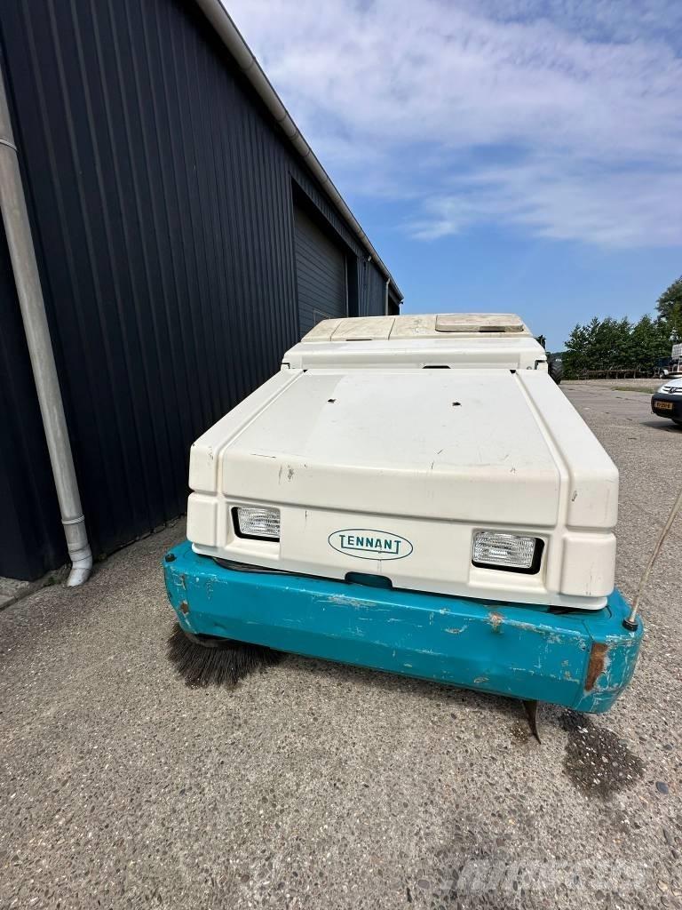 Tennant 8410 Cadde süpürücüler