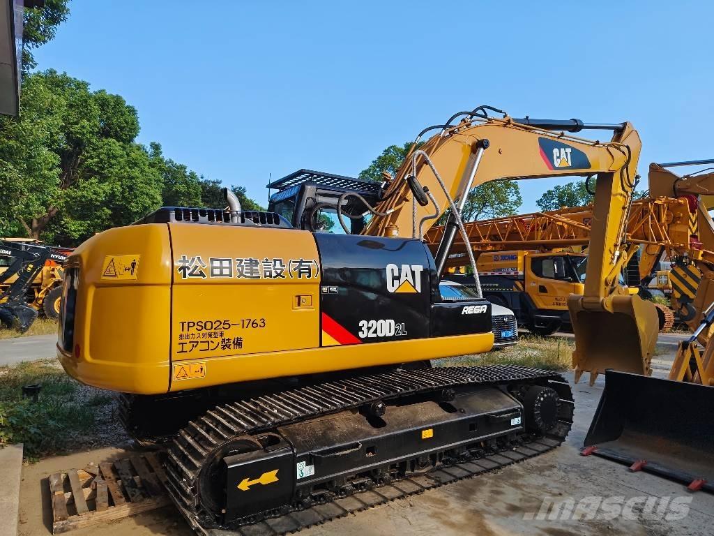 CAT 320 D2 L Paletli ekskavatörler