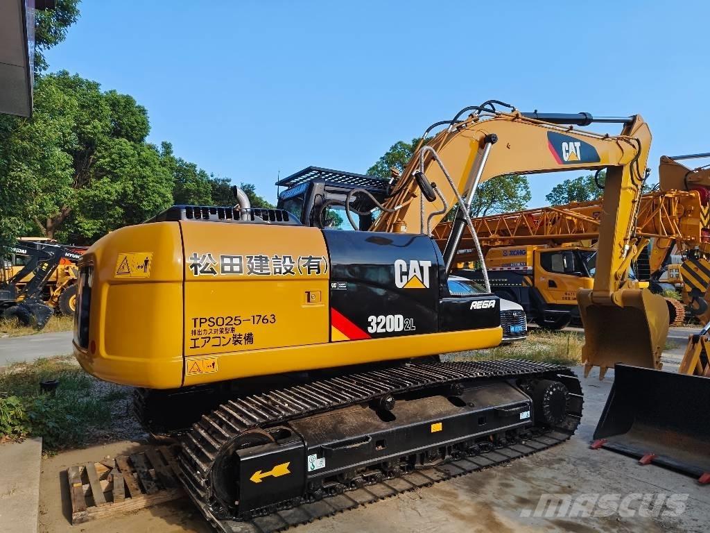 CAT 320 D2 L Paletli ekskavatörler