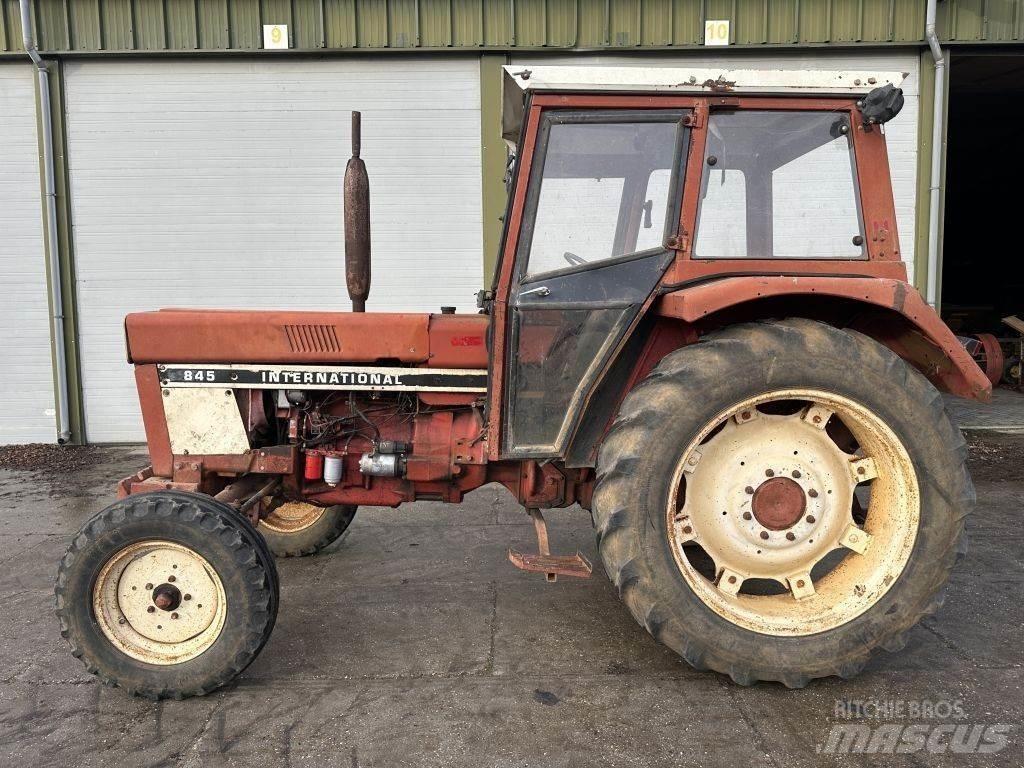 International 845 Traktörler