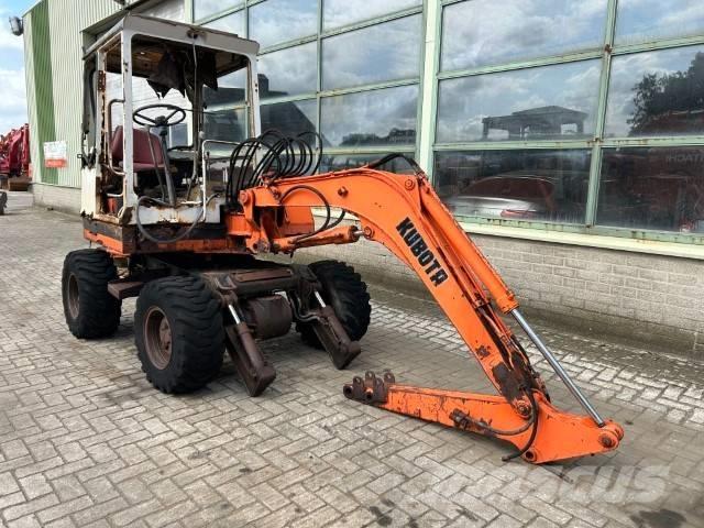 Kubota KH 16- W Lastik tekerli ekskavatörler