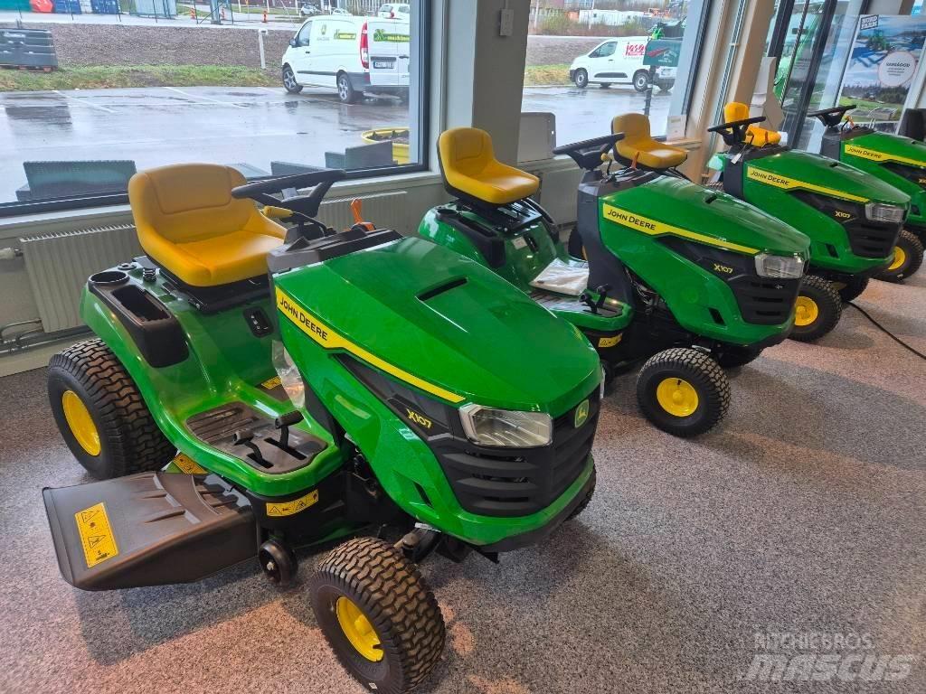 John Deere X 107 Mobil çim biçme makineleri