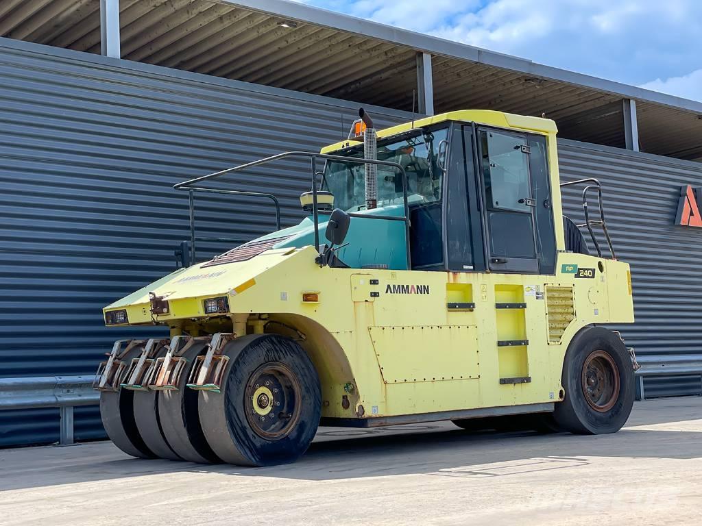 Ammann AP 240 Pnömatik lastikli silindirler