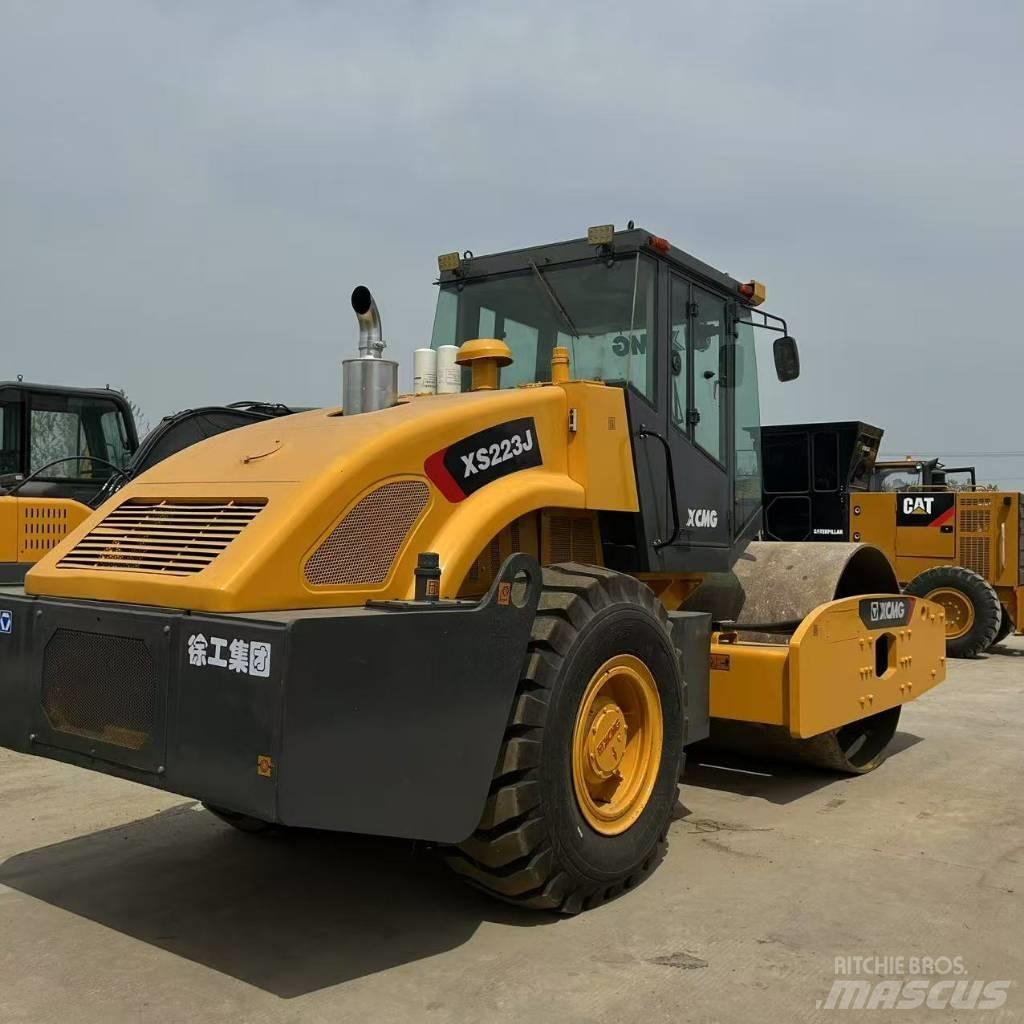 XCMG XS 223 J Tek tamburlu silindirler