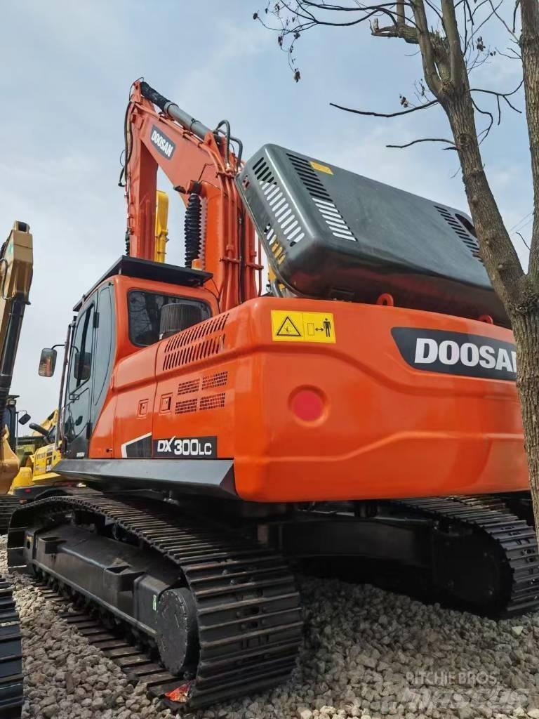 Doosan DX 300 LCA Paletli ekskavatörler