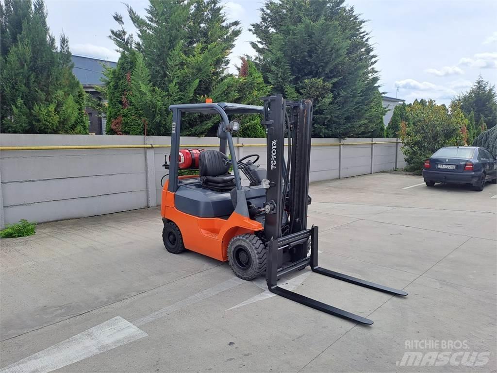 Toyota 7FGF15 LPG'li forkliftler