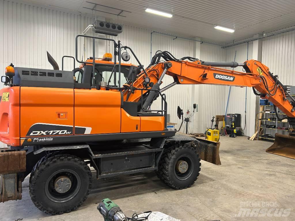 Doosan DX170W-5 Lastik tekerli ekskavatörler