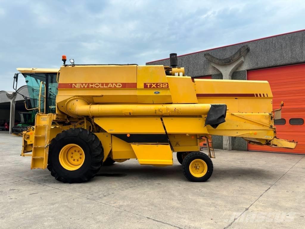New Holland TX 32 Biçerdöverler