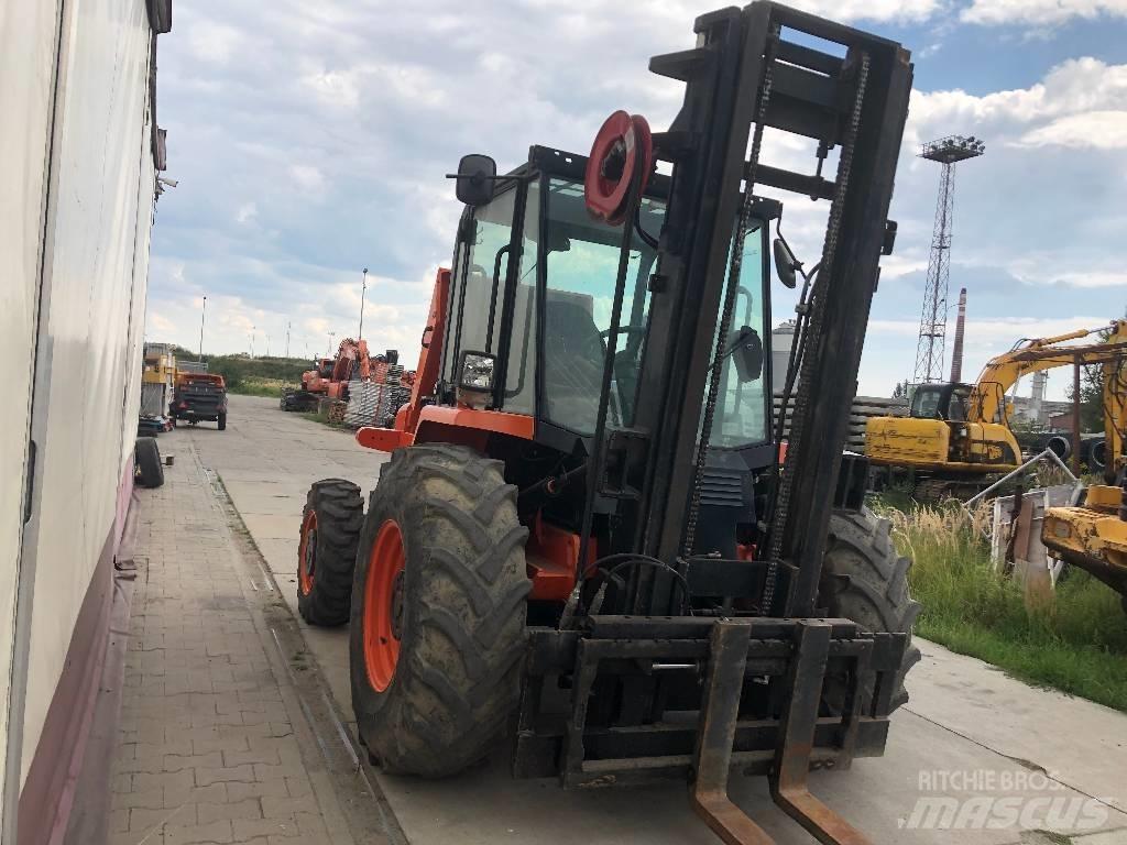 JCB 930-4 Arazi tipi forklift