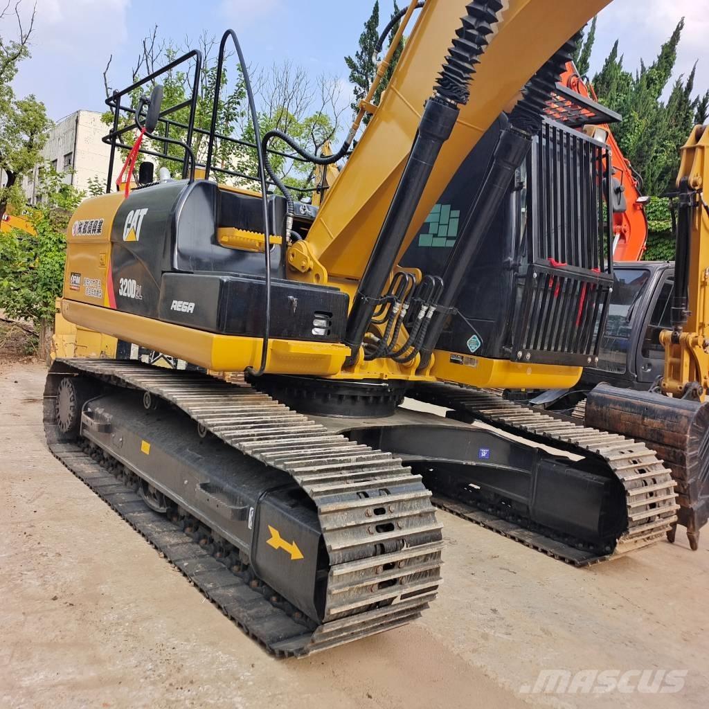 CAT 320 D2 Paletli ekskavatörler
