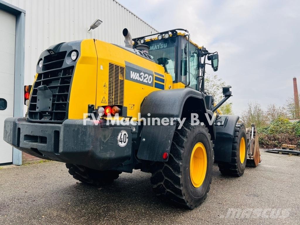 Komatsu WA320 Tekerlekli yükleyiciler