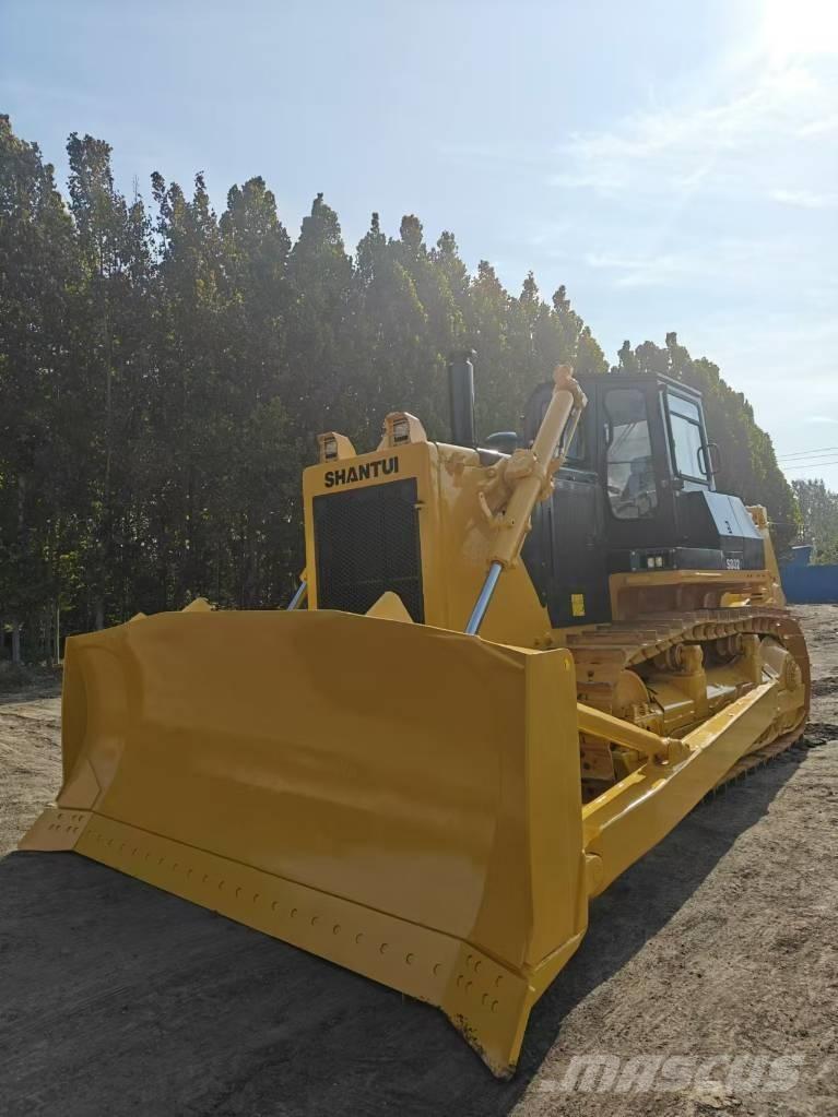 Shantui SD 32 Paletli dozerler