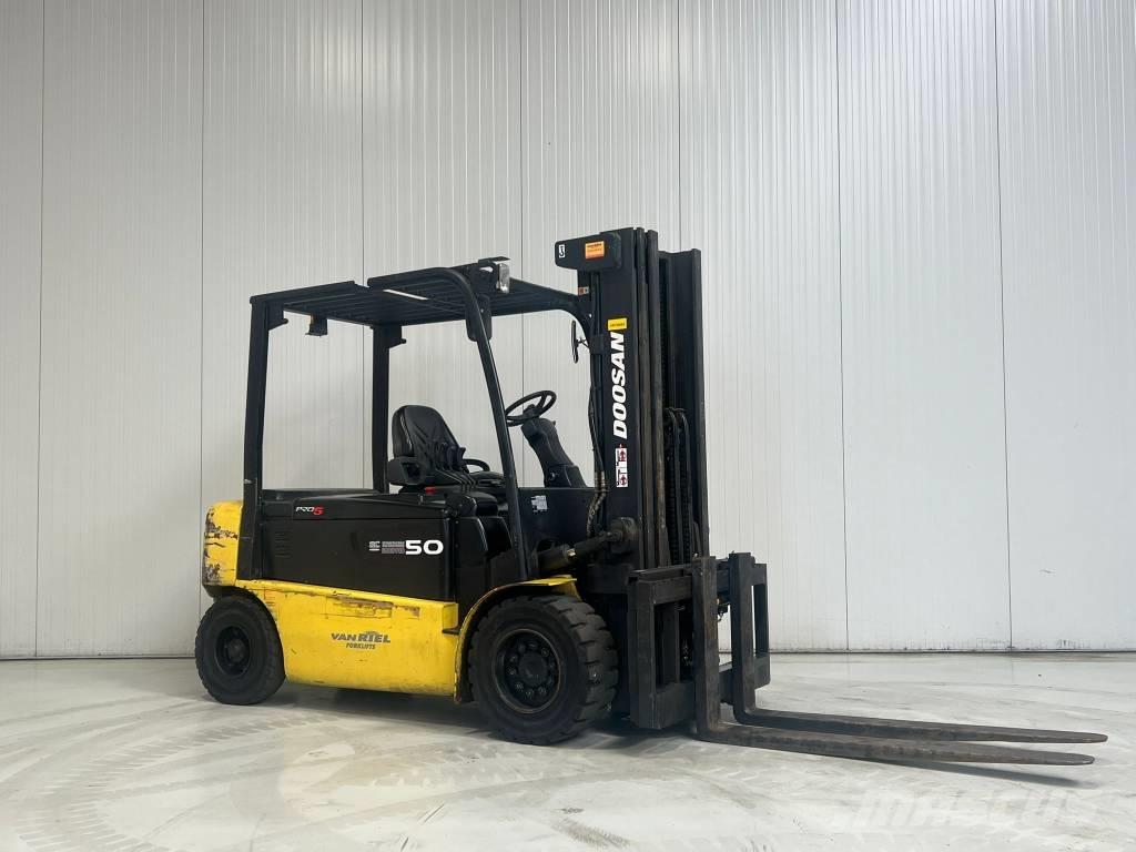 Doosan B50X-5 Elektrikli forkliftler