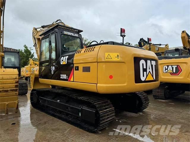 CAT 320 D2 L Paletli ekskavatörler