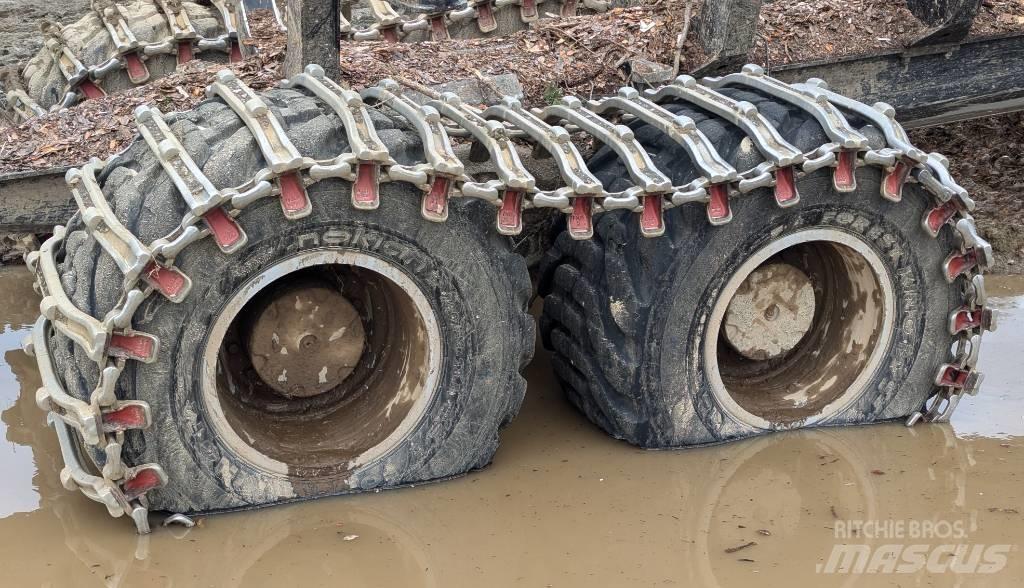Komatsu 895 Tomruk yükleyici traktörler