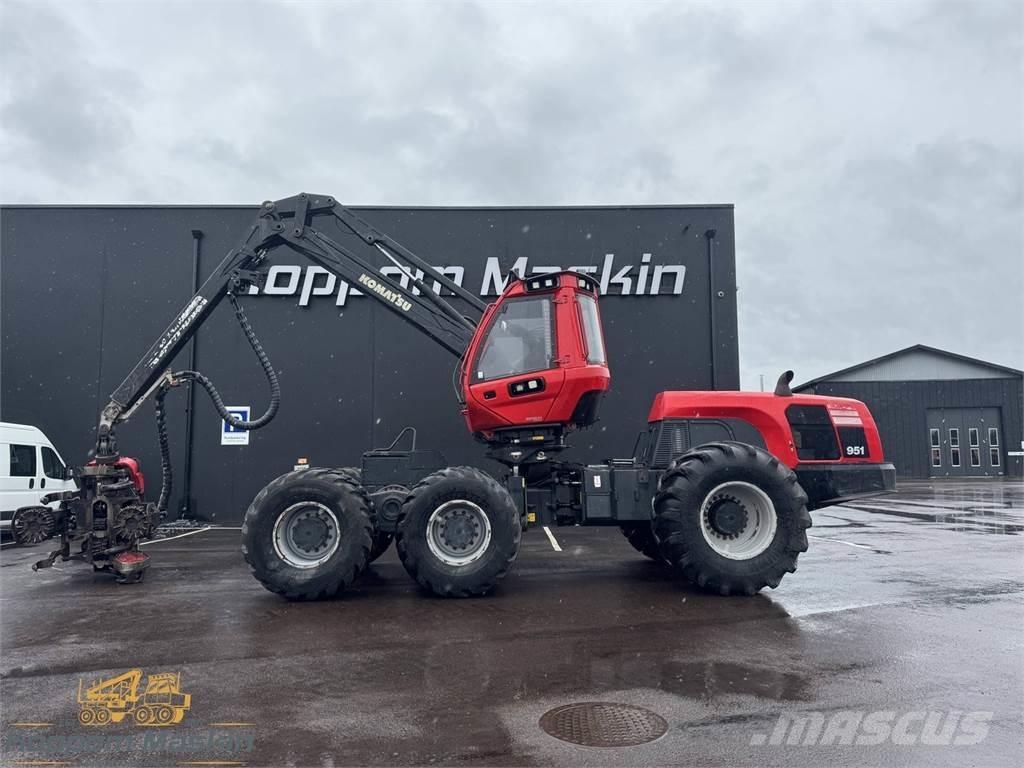 Komatsu 951 Biçerdöverler