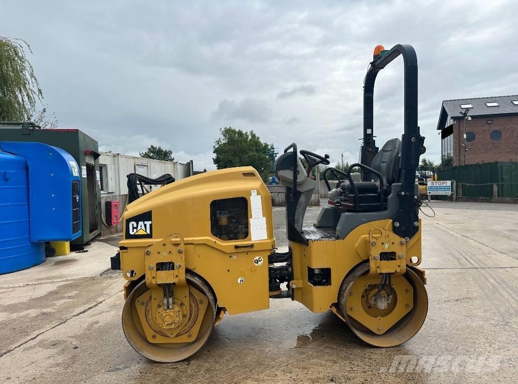 CAT CB 2.7 Çift tamburlu silindirler