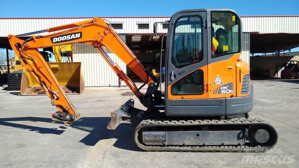 Doosan DX 60 R Mini ekskavatörler, 7 tona dek