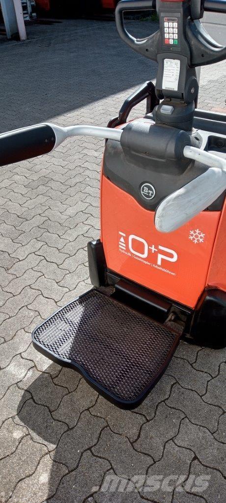 Toyota SPE140L Akülü depo ekipmanları