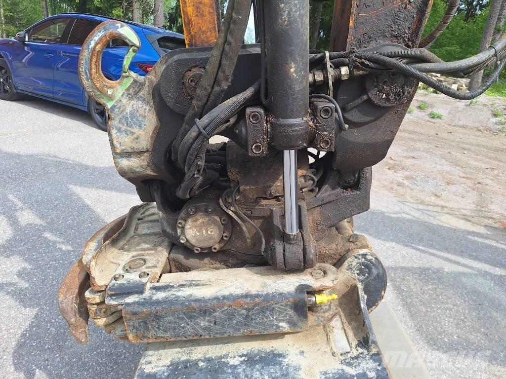 JCB JZ 140 LC Paletli ekskavatörler