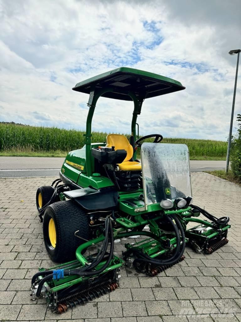John Deere 8700 A Fairway çim biçme makineleri