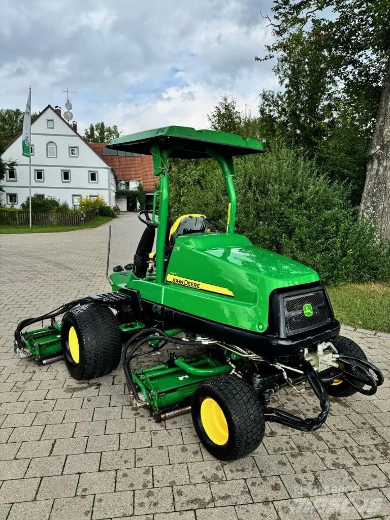 John Deere 8700 A Fairway çim biçme makineleri