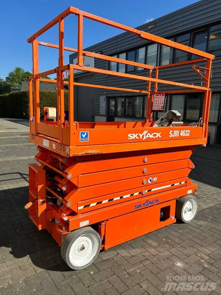 SkyJack SJ III 4632 Makasli platformlar