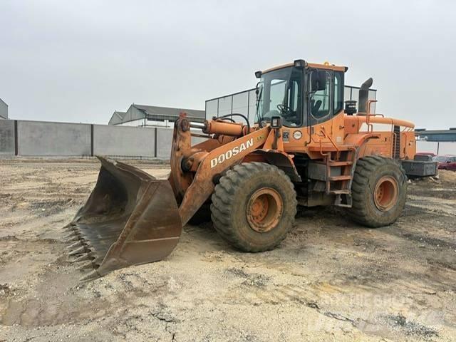 Doosan DL 300 Tekerlekli yükleyiciler