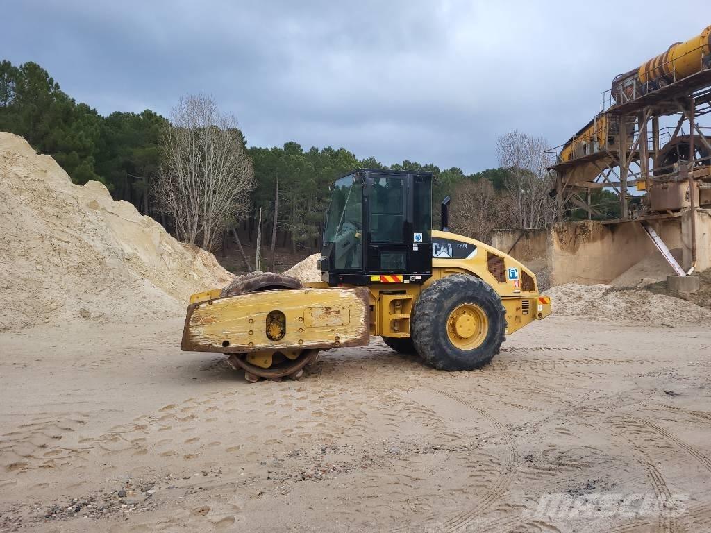CAT CP74 Tek tamburlu silindirler