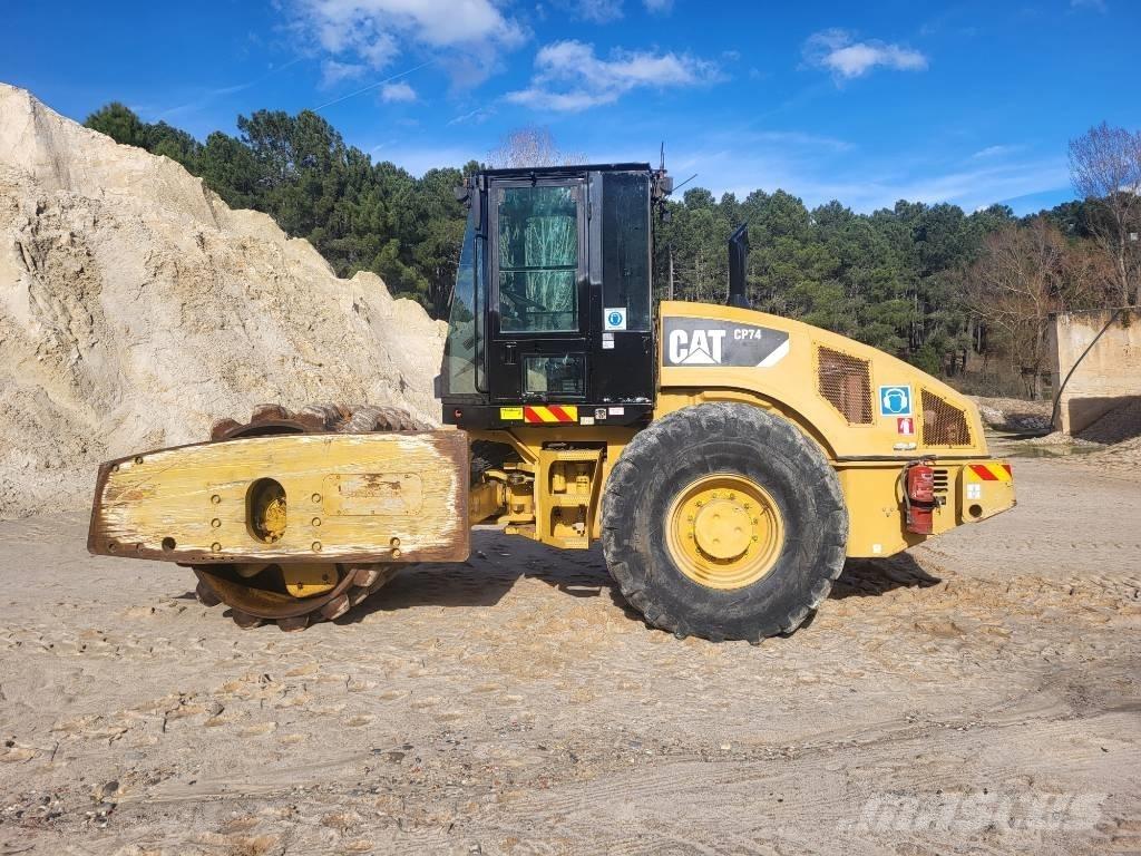 CAT CP74 Tek tamburlu silindirler