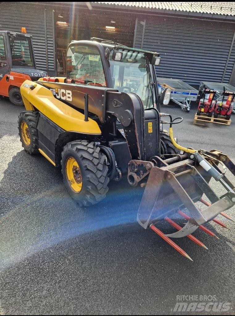 JCB 515-40 Tarimsal teleskopik yükleyiciler