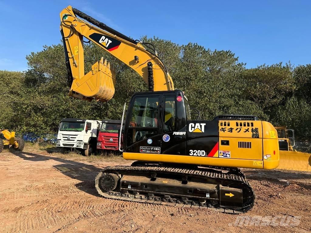 CAT 320DL Paletli ekskavatörler