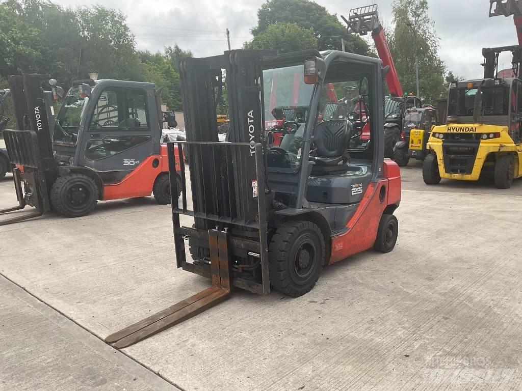 Toyota 02-8 FDF 25 Dizel forkliftler