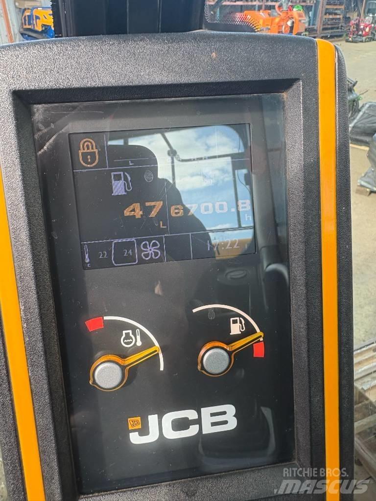 JCB JS 130 LC Paletli ekskavatörler