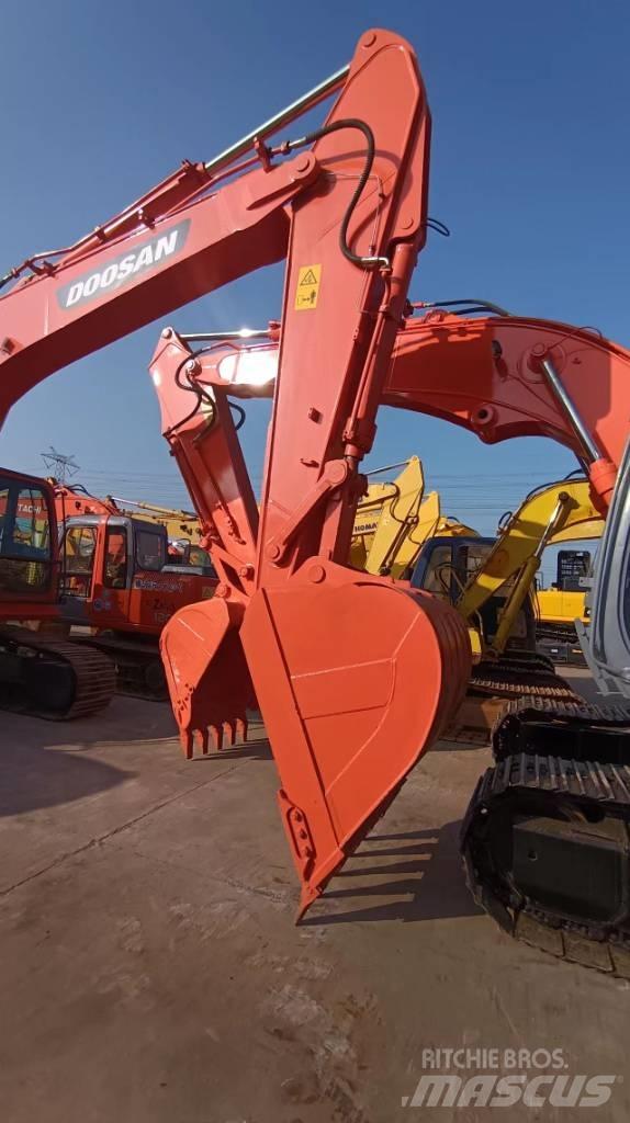 Doosan DX 300 LC Paletli ekskavatörler
