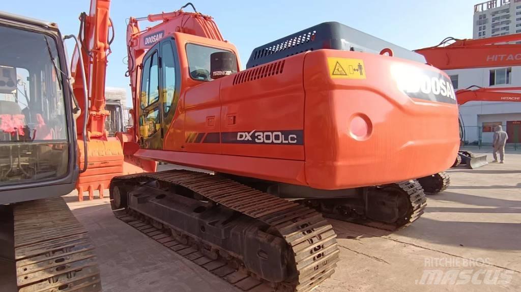 Doosan DX 300 LC Paletli ekskavatörler