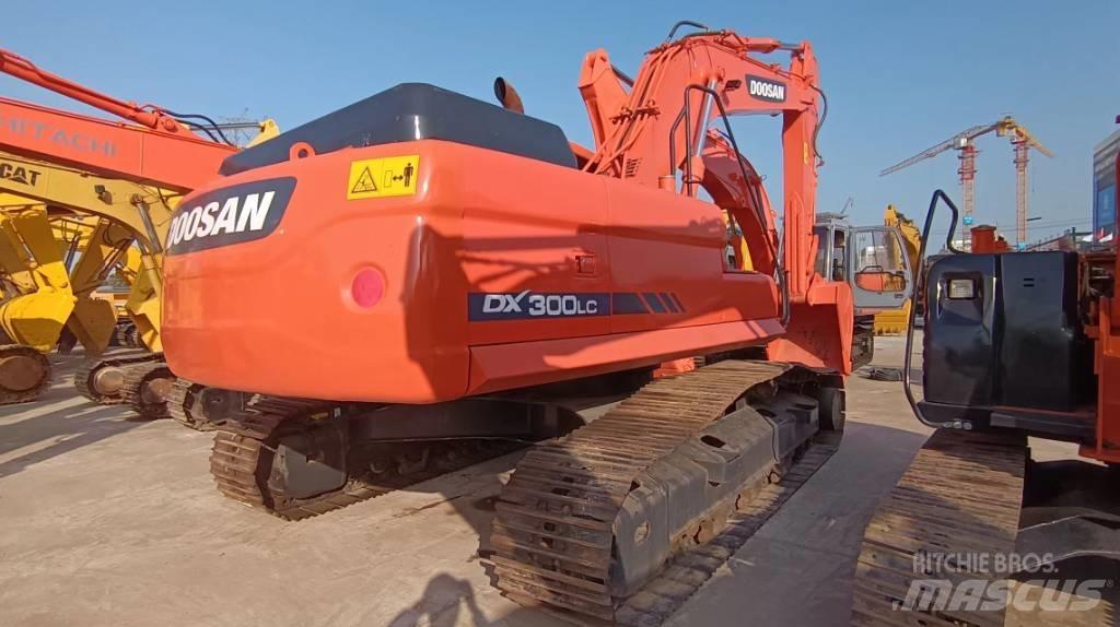 Doosan DX 300 LC Paletli ekskavatörler
