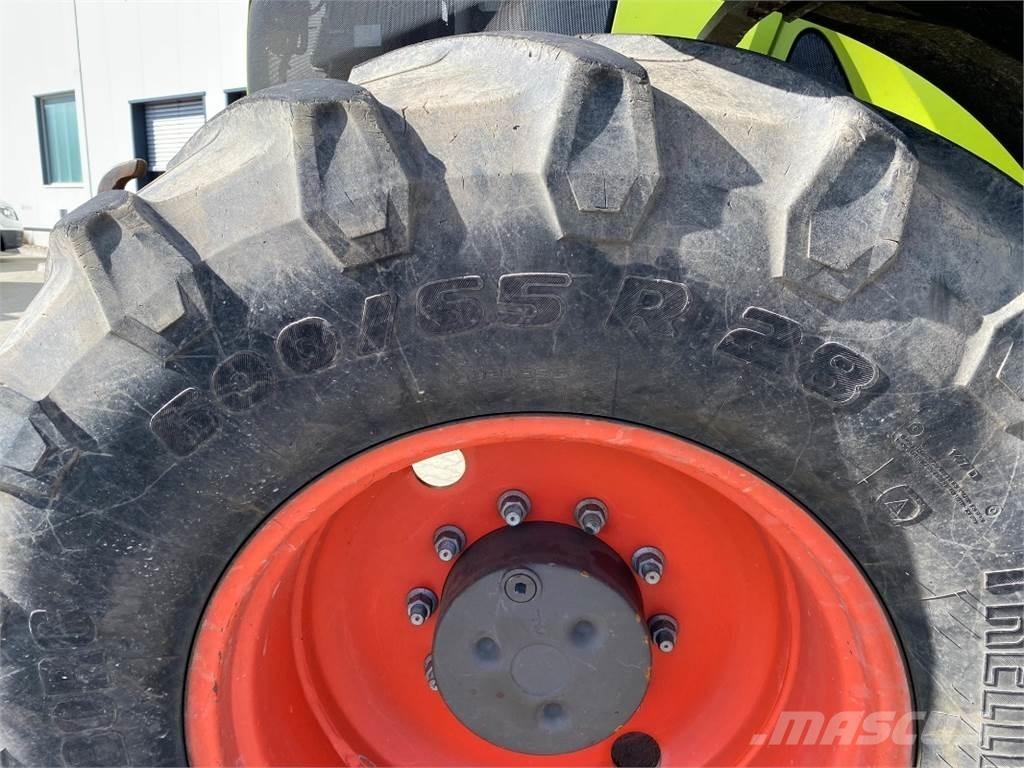 CLAAS AXION 810 Traktörler