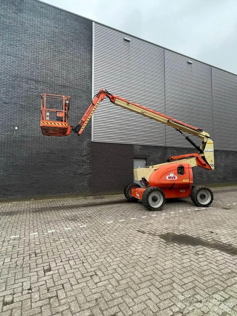JLG 600AJ Teleskopik personel platformları