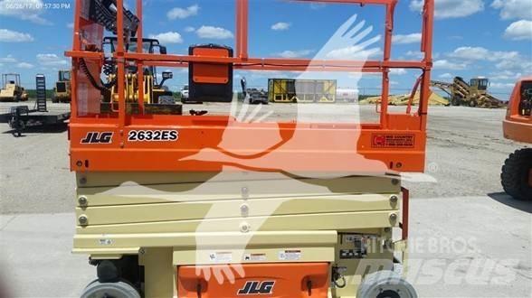 JLG 2632ES Makasli platformlar