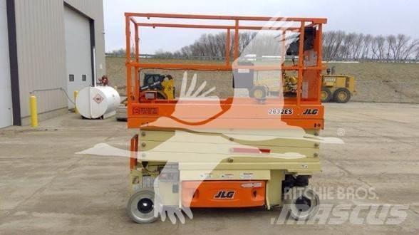 JLG 2632ES Makasli platformlar