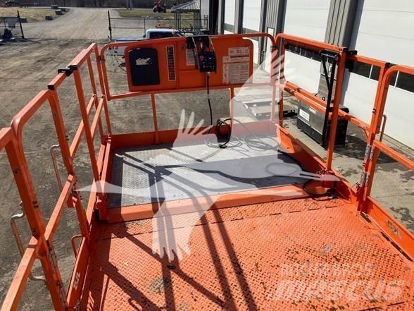 JLG 430LRT Makasli platformlar