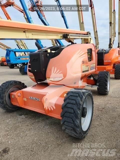 JLG 600AJ Körüklü personel platformları
