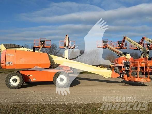 JLG 600S Teleskopik personel platformları