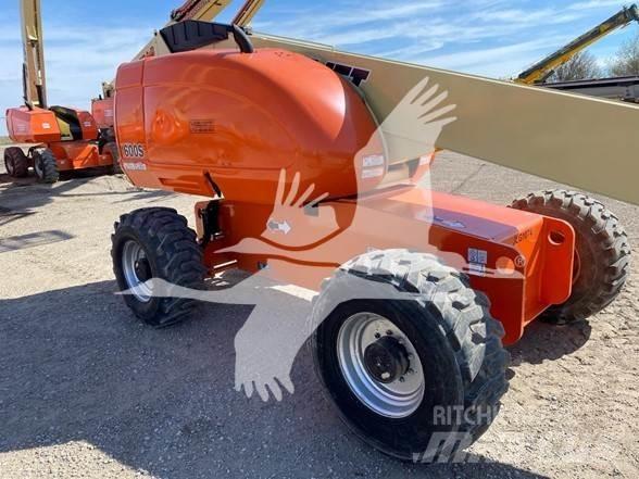 JLG 600S Teleskopik personel platformları