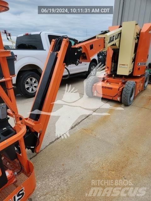 JLG E300AJP Körüklü personel platformları