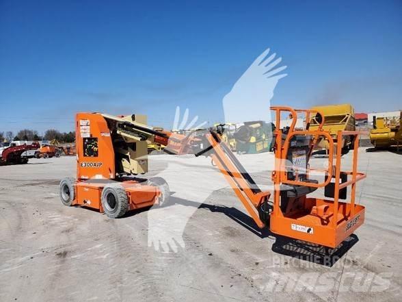 JLG E300AJP Körüklü personel platformları