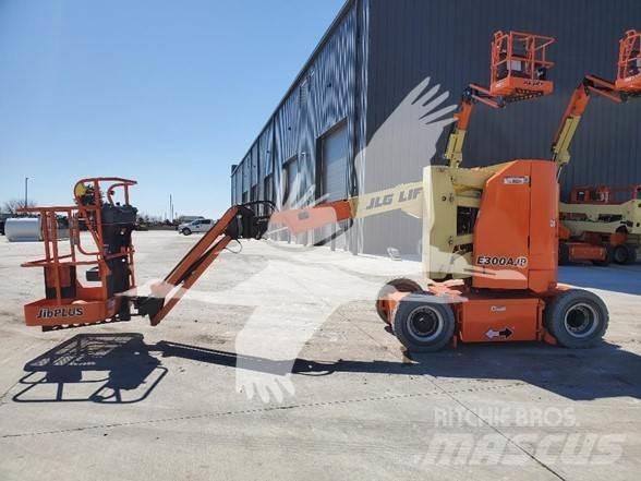 JLG E300AJP Körüklü personel platformları